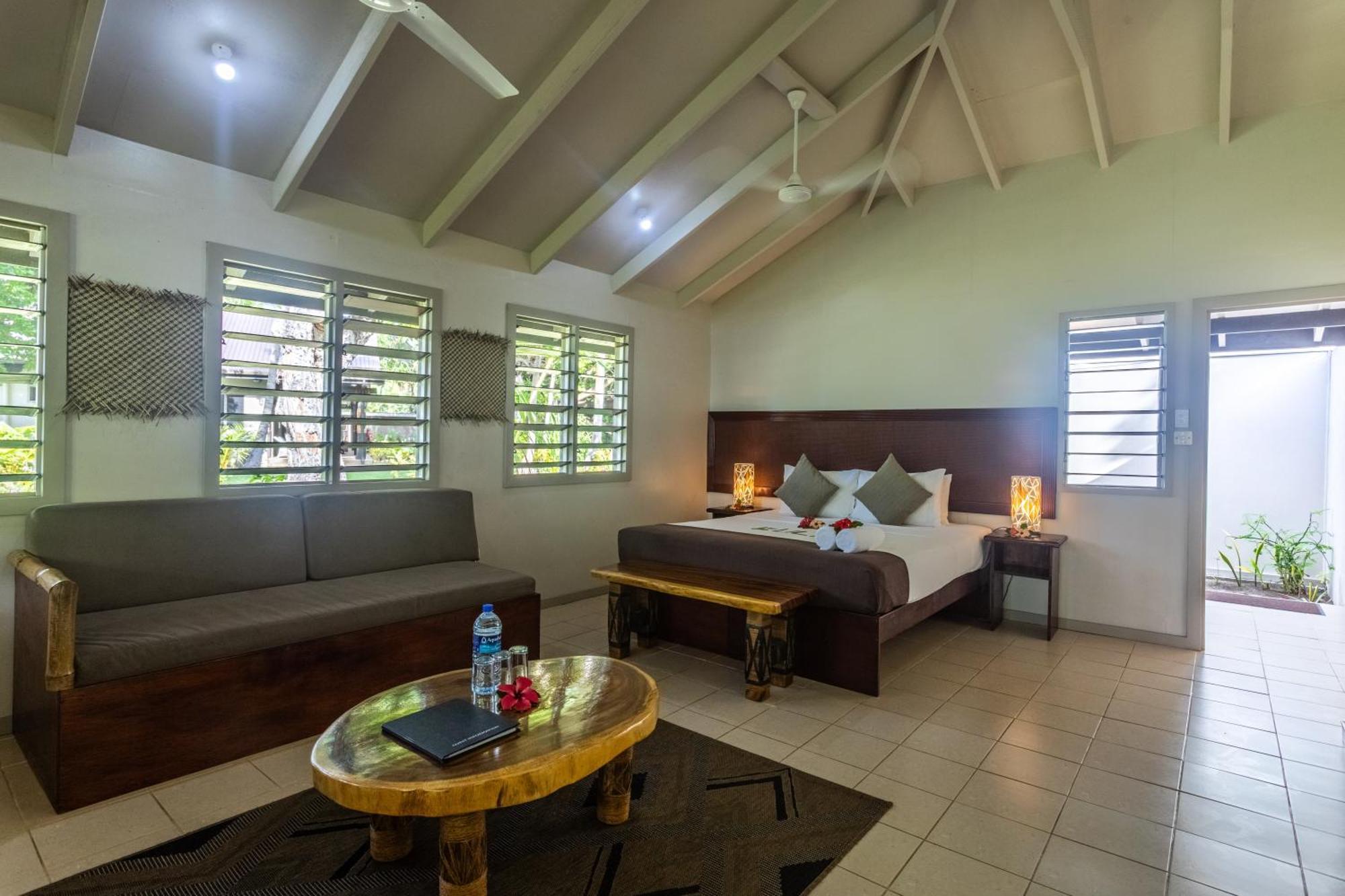 Coconut Beach Resort Tavewa Island Exterior photo