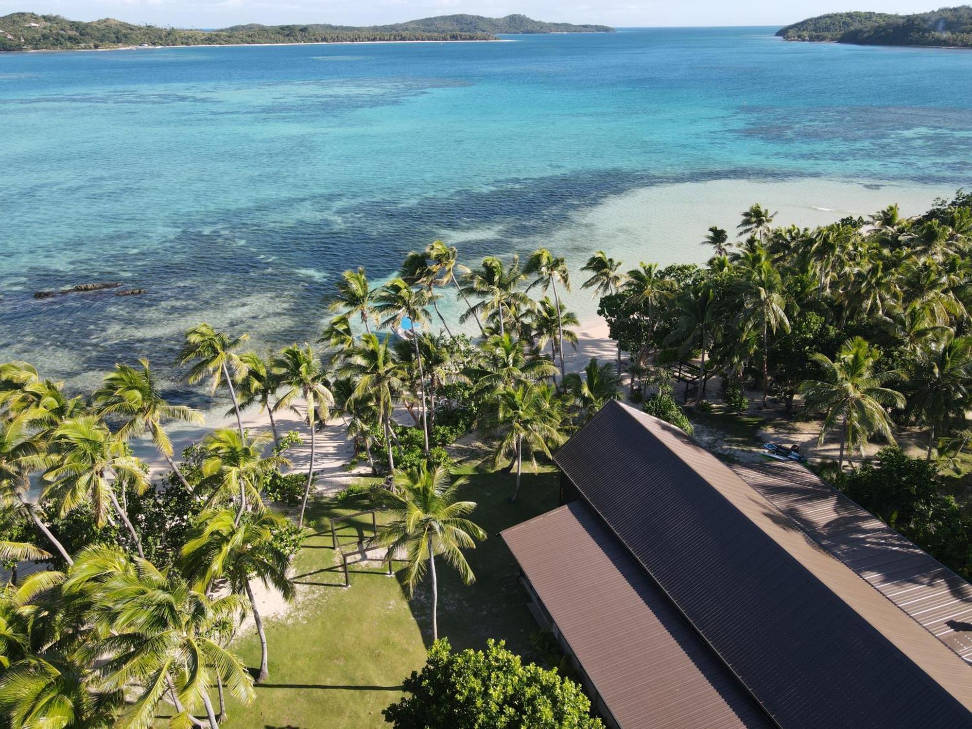Coconut Beach Resort Tavewa Island Exterior photo