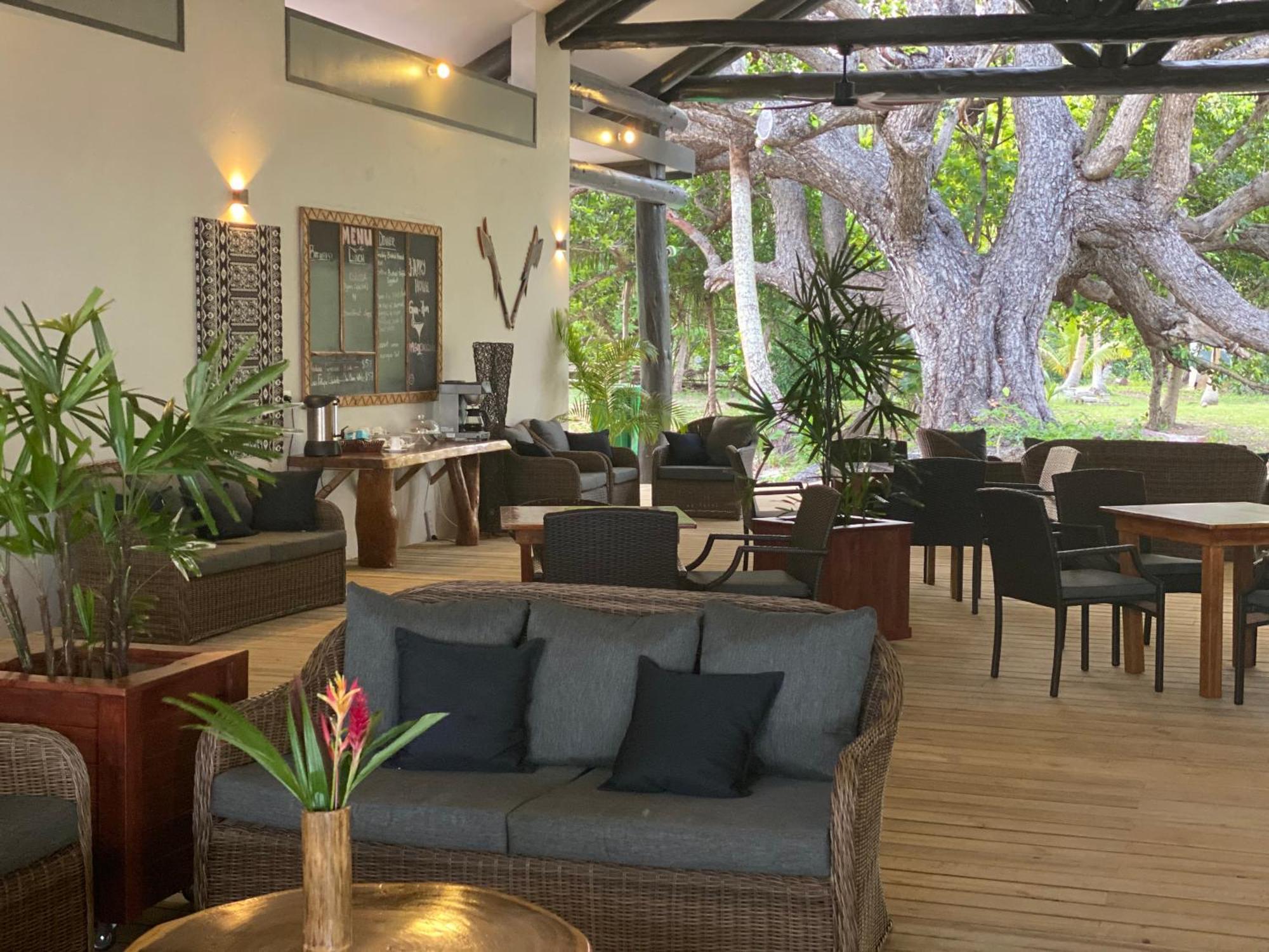 Coconut Beach Resort Tavewa Island Exterior photo