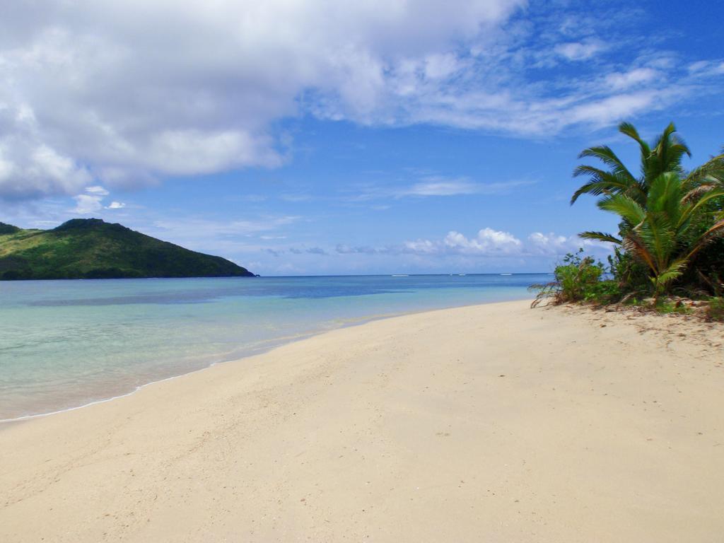 Coconut Beach Resort Tavewa Island Room photo